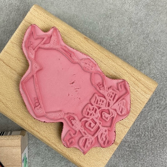 Floral hearts background & corner designs + ribbon frame stamps lot - Picture 4 of 5